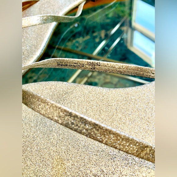 ✨ American Eagle✨ Metallic Silver Flip Flops W/Crystal Detail - Picture 5 of 10